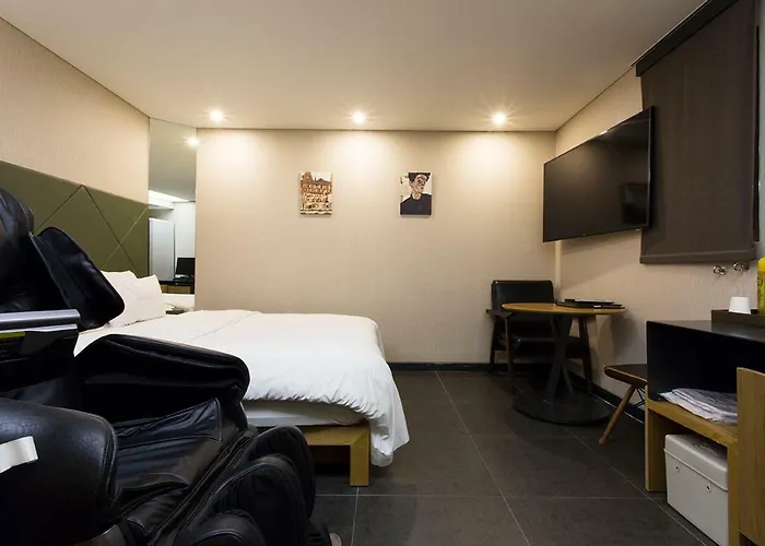 Cherry Hotel 2*
