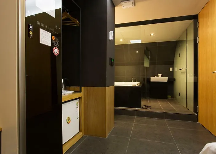 Cherry Hotel