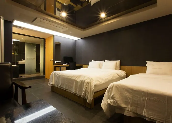 Cherry Hotel 2*